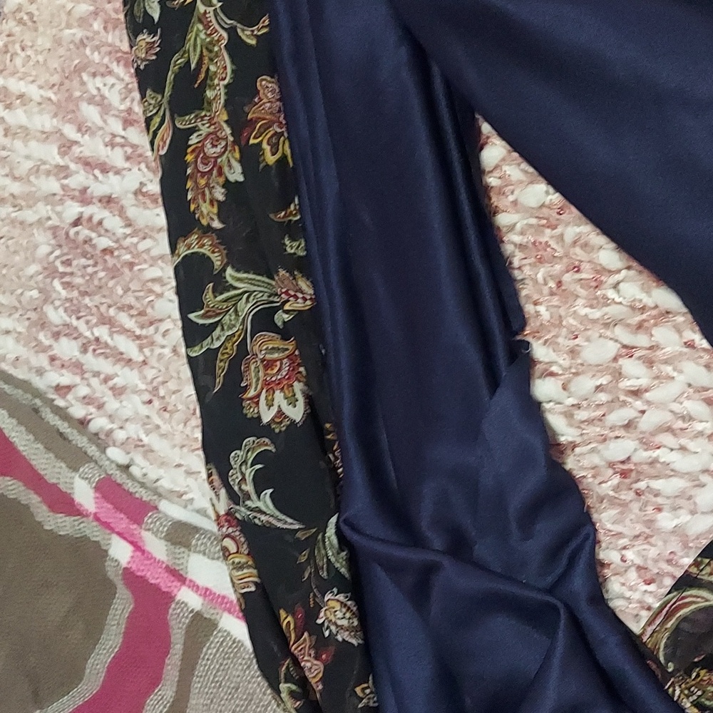 6 For $10 All Scarves For $5 Floral, Pink, Navy,  and Plaid Scarves Set - Picture 5 of 16